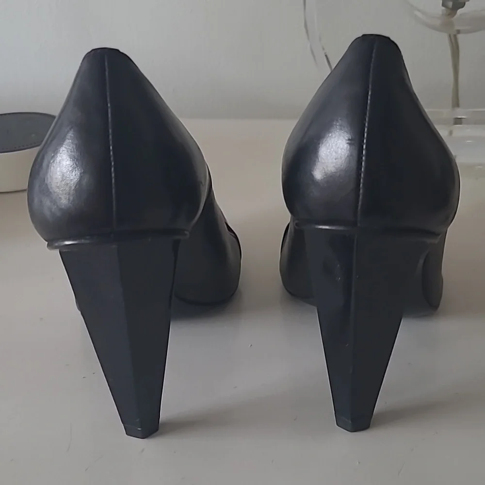 BCBGMAXAZRIA Leather Booties - Picture 3 of 6